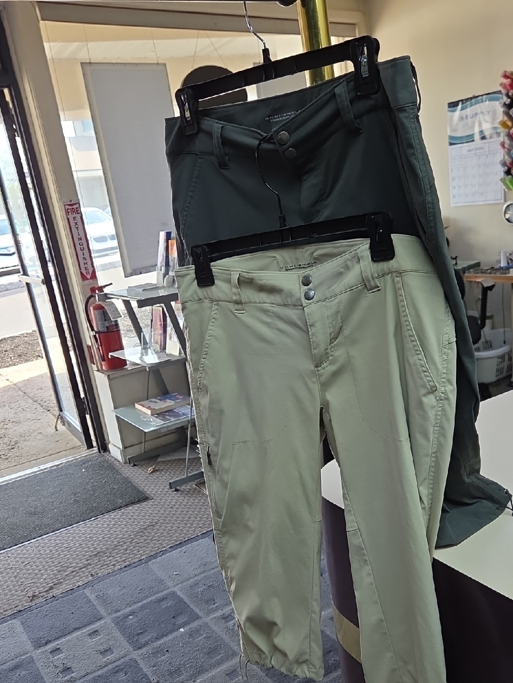 Columbia Women Cargo Pants in Olive Green and Light Khaki